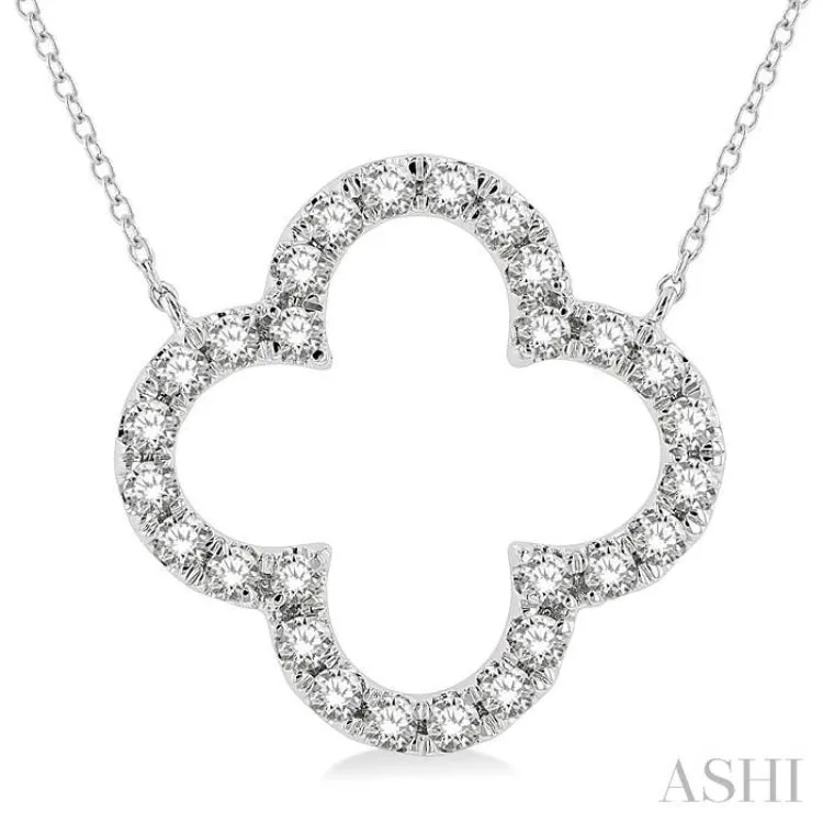 3/4 ctw Clover Round Cut Diamond Necklace in 14K White Gold