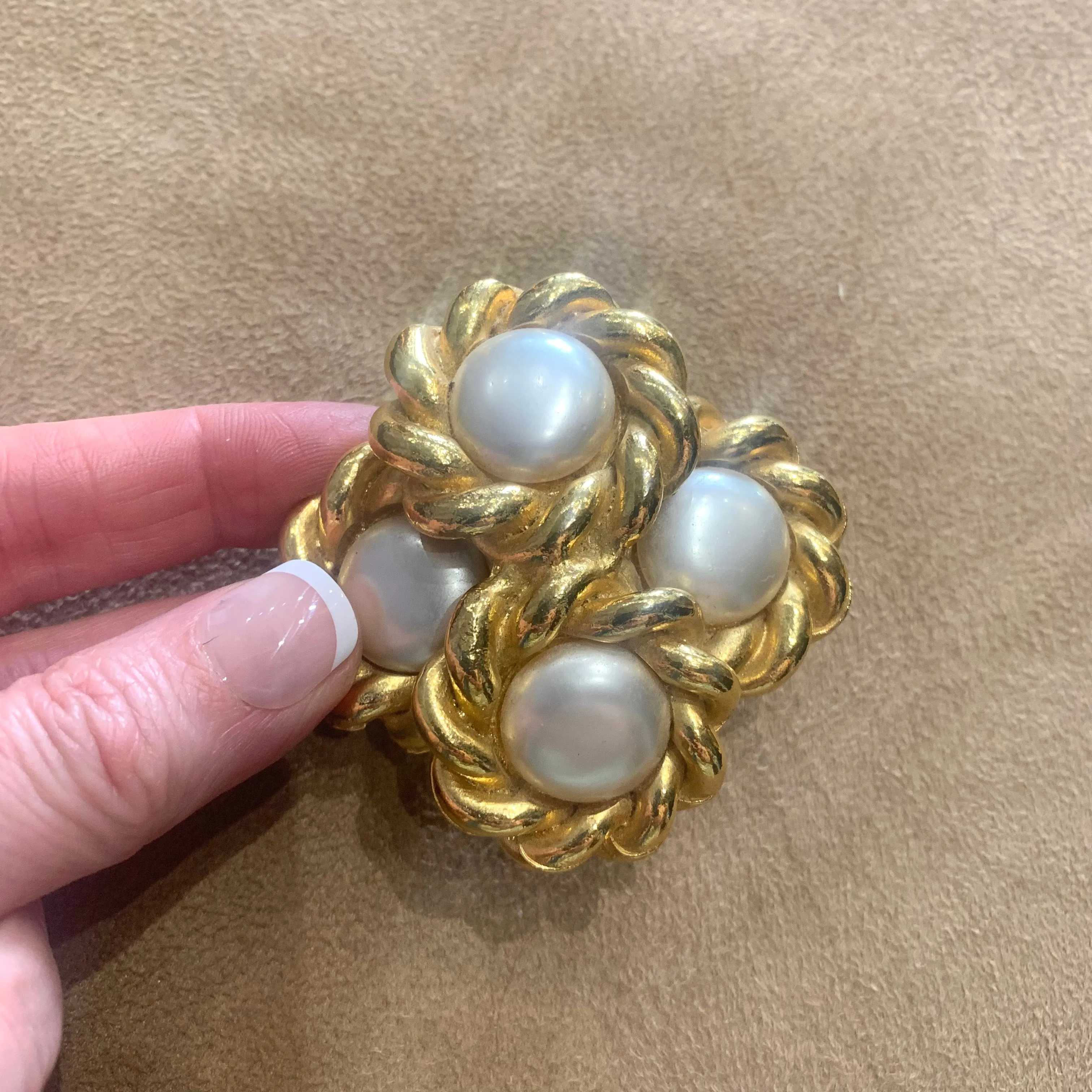 Jacky De G Chunky Vintage Rope trimmed Pearl Brooch