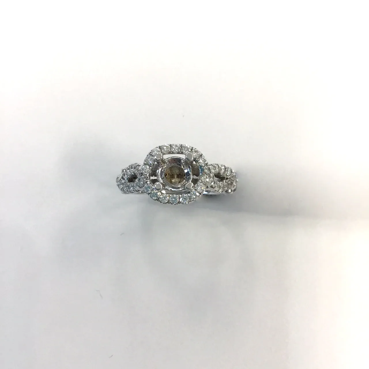 Round Halo Engagement Setting Twist Shank