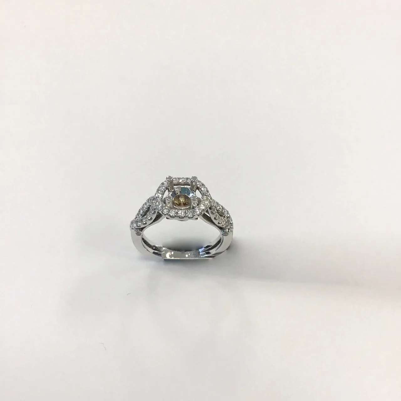 Round Halo Engagement Setting Twist Shank