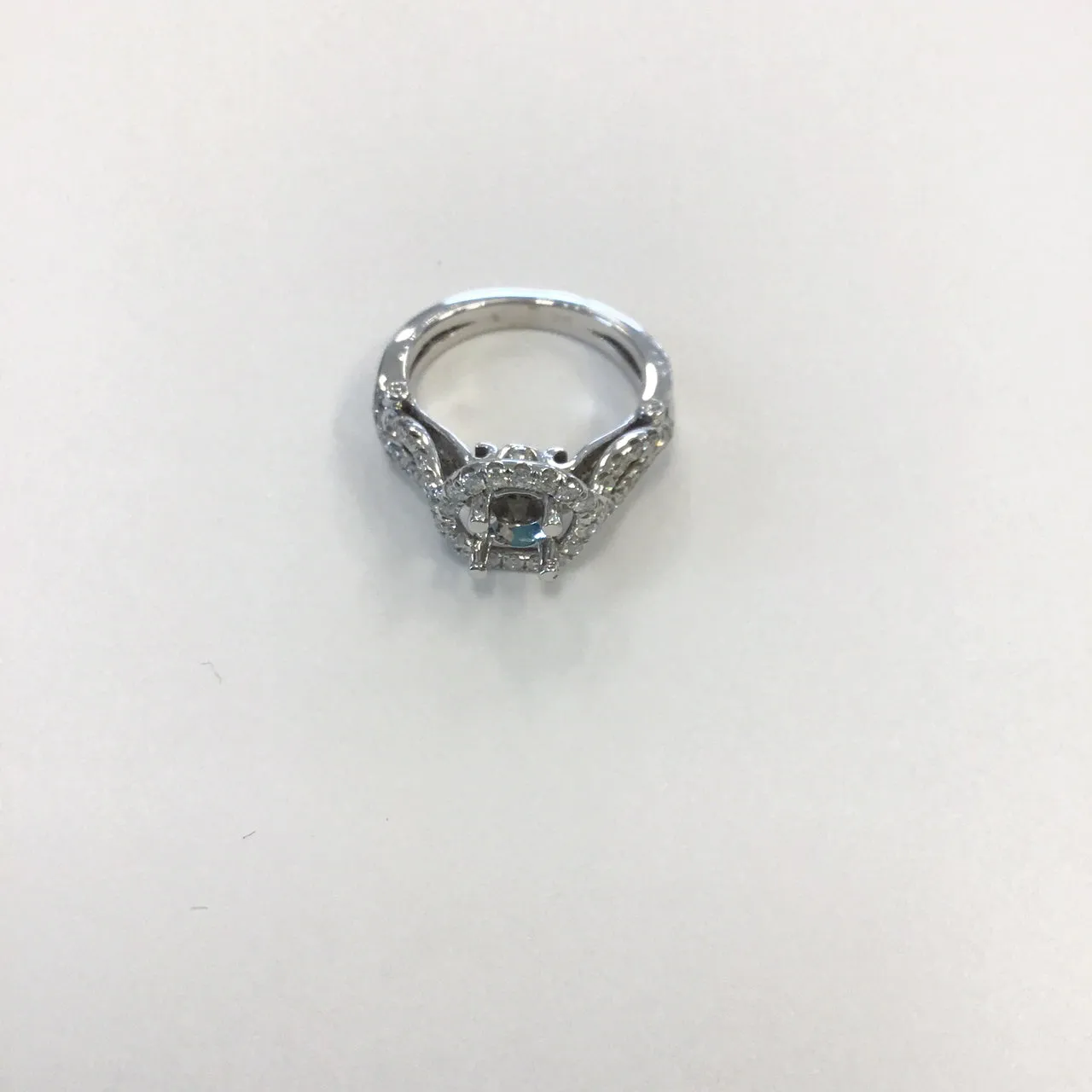 Round Halo Engagement Setting Twist Shank