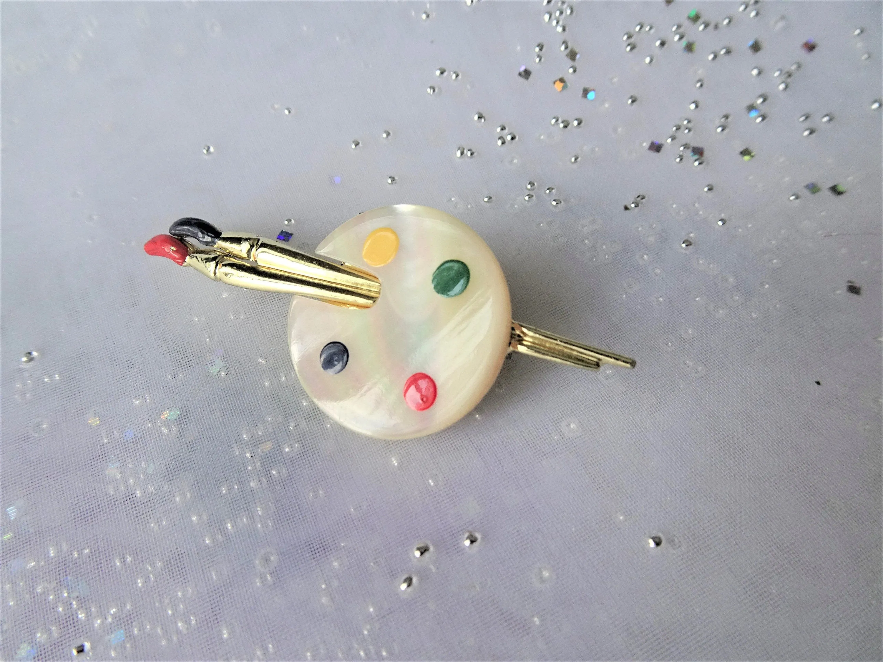 UNIQUE Vintage Brooch For The Artist, Paint Brushes Pallet Brooch, Lustrous Mother of Pearl Enamel Pin,MCM Jewelry,Collectible Jewelry